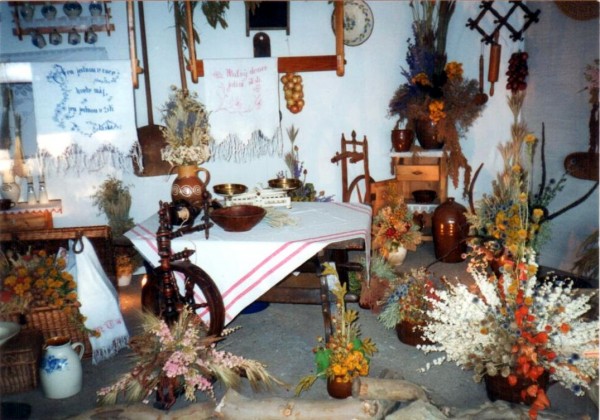 Vstupní hala, 2000