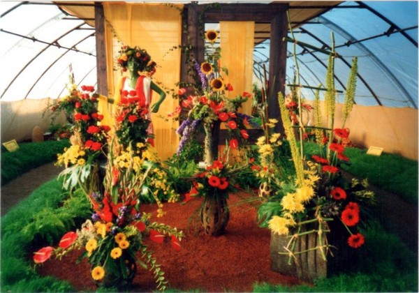 Expozice řezaných květů jaro, léto, podzim, zima, 2000